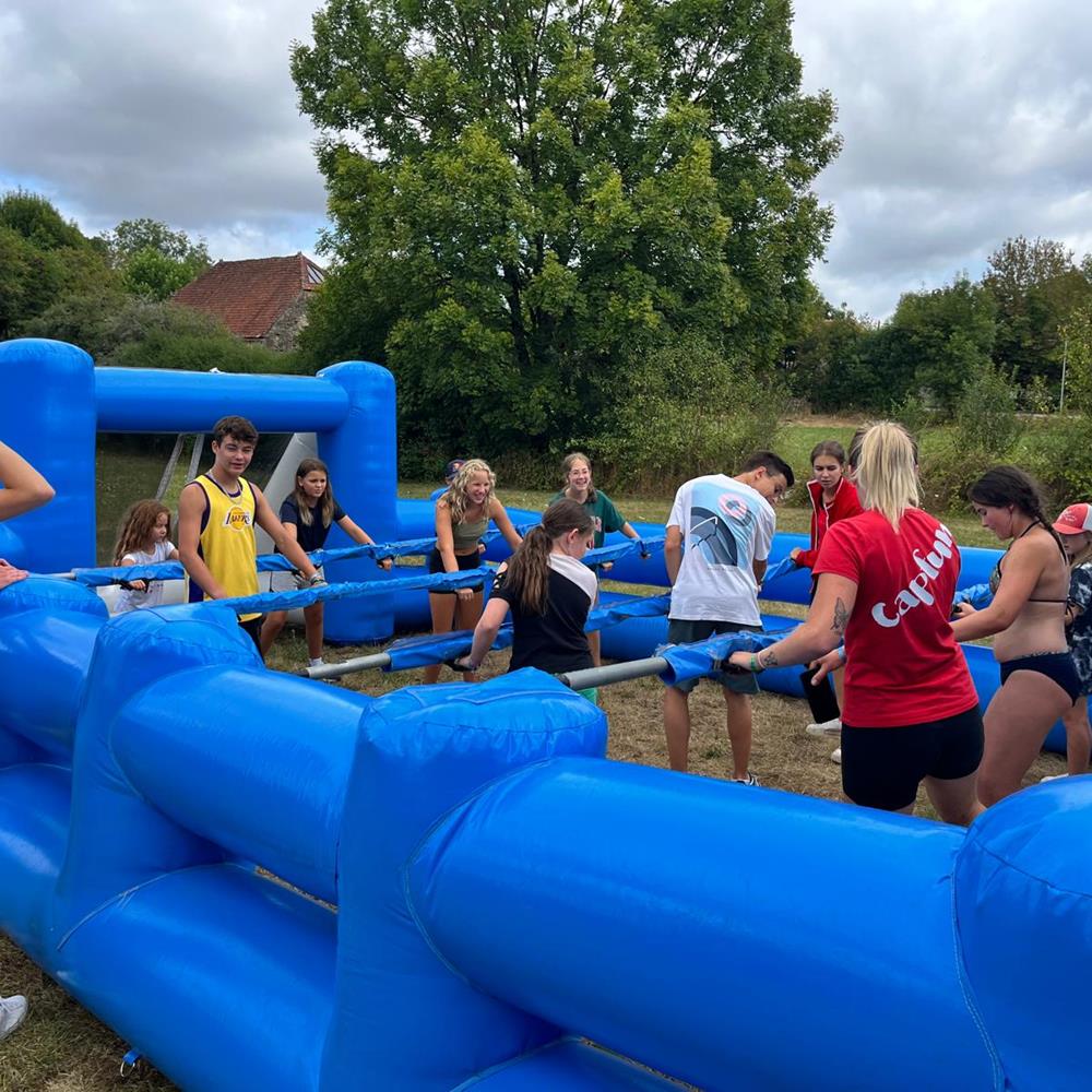 Photo Animation Foot avec le Baby foot lors d'une kermesse dans un camping proche d'Uzès (30)